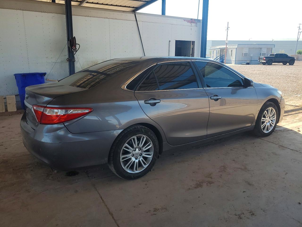 2015 Toyota Camry Le Gray vin: 4T1BF1FK4FU950588