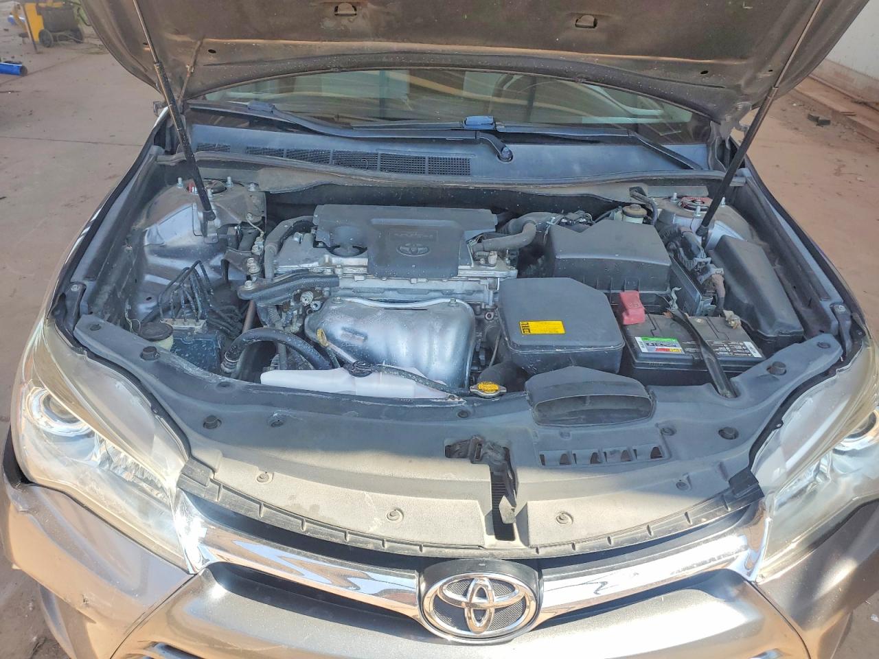 2015 Toyota Camry Le Gray vin: 4T1BF1FK4FU950588