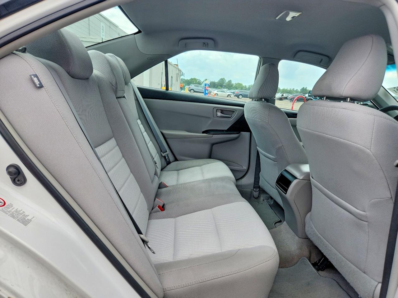 2015 Toyota Camry Le White vin: 4T1BF1FK4FU963373