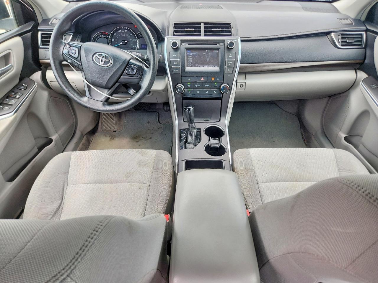 2015 Toyota Camry Le White vin: 4T1BF1FK4FU963373