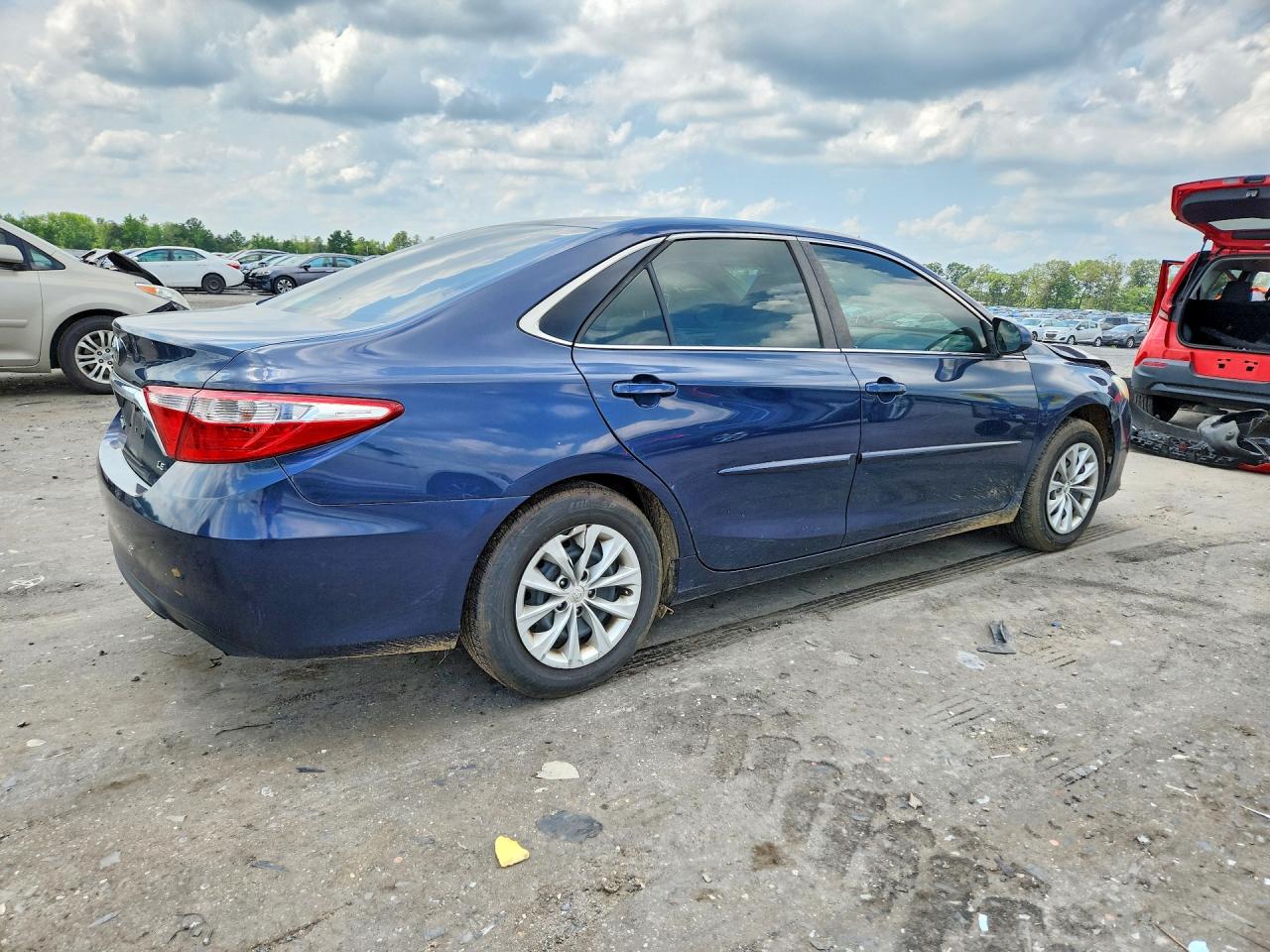 2015 Toyota Camry Le Blue vin: 4T1BF1FK4FU988886