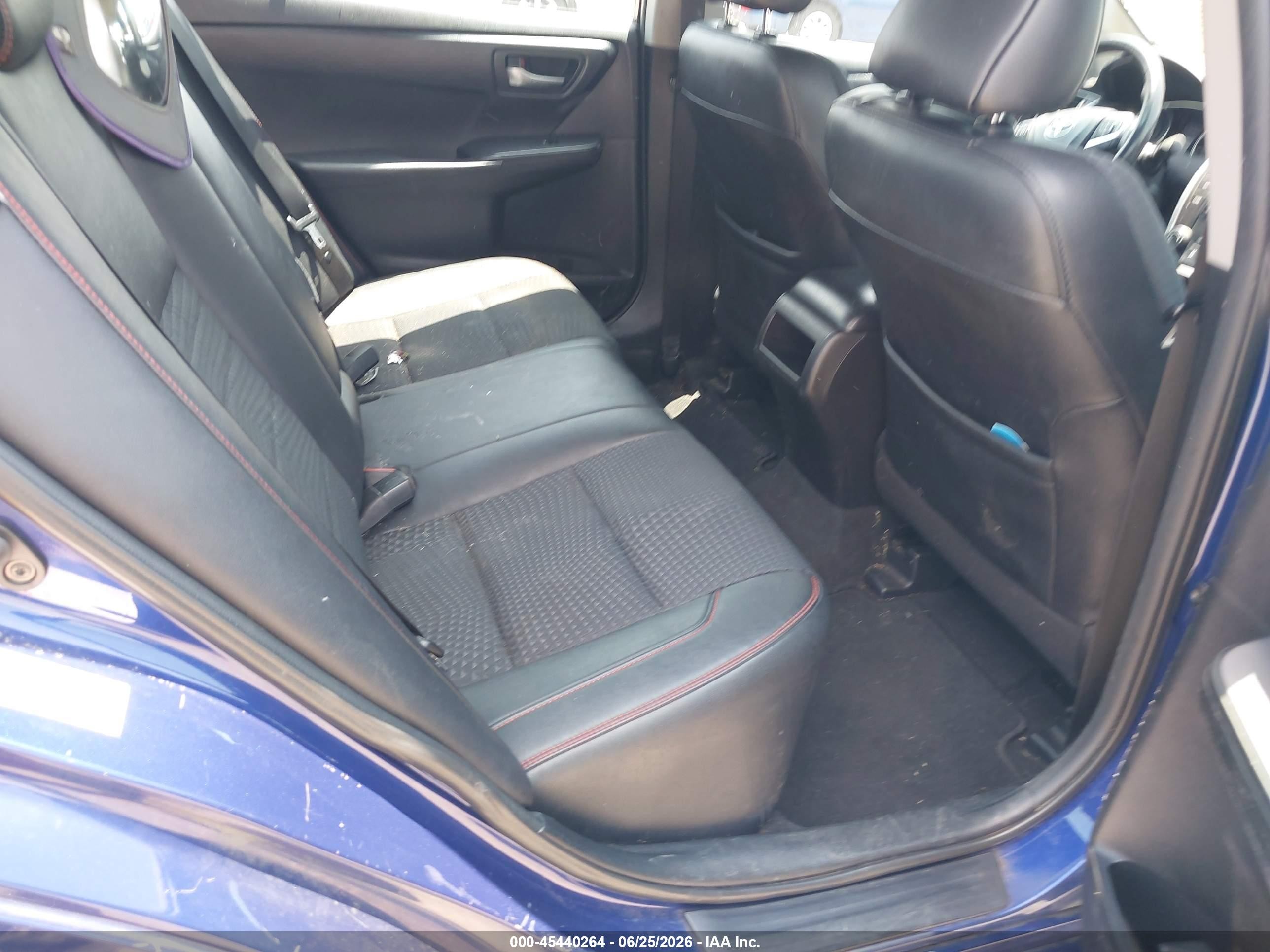 2015 Toyota Camry Se Blue vin: 4T1BF1FK4FU990301