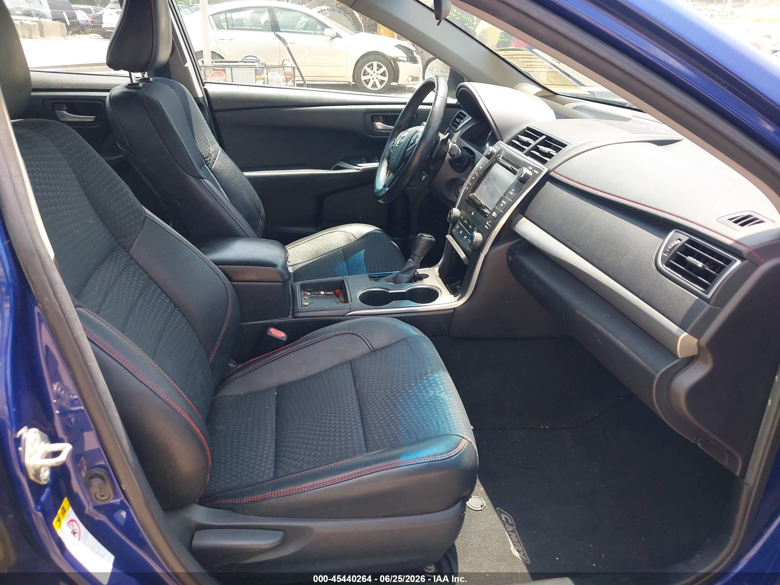2015 Toyota Camry Se Blue vin: 4T1BF1FK4FU990301