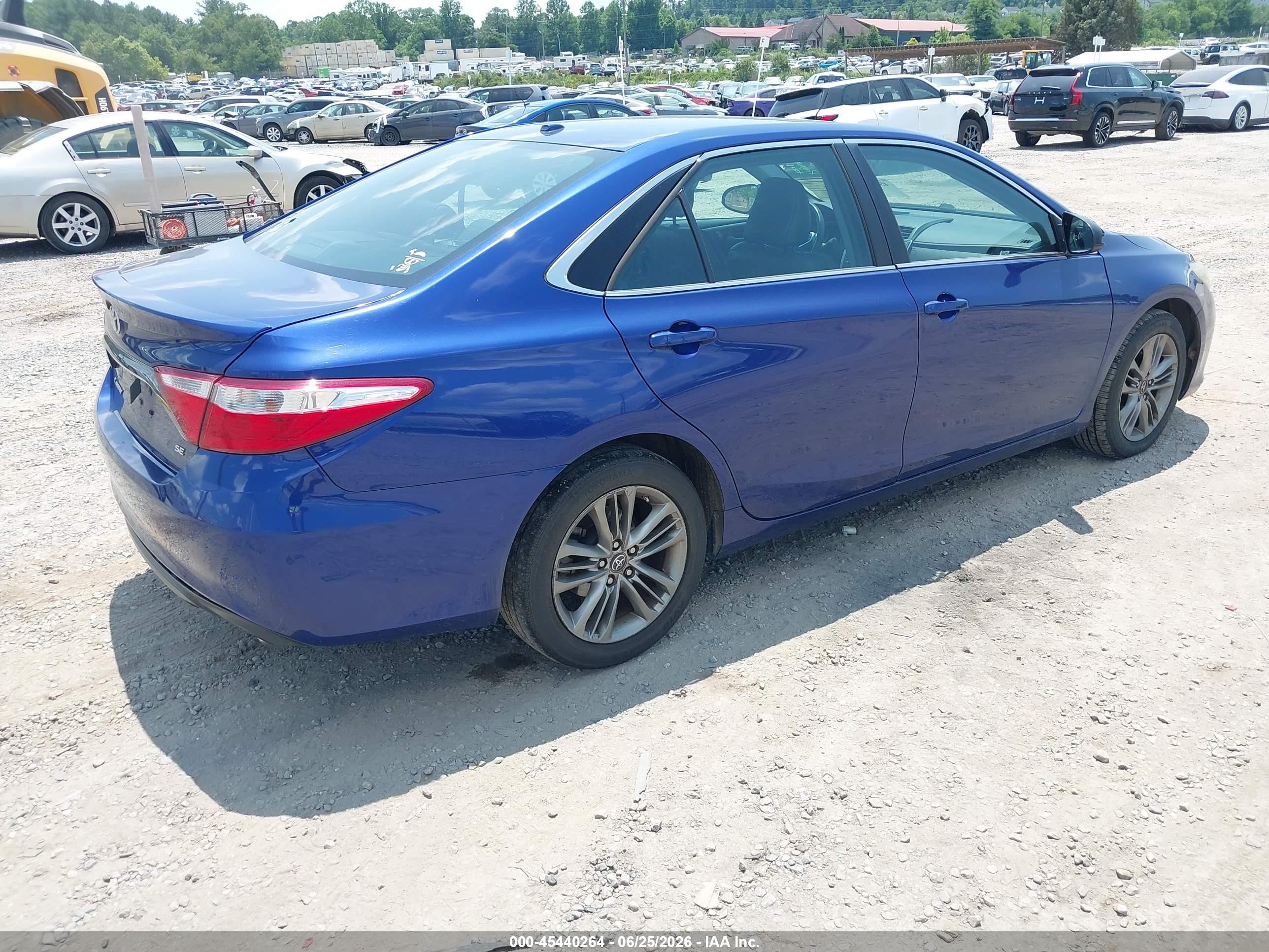2015 Toyota Camry Se Blue vin: 4T1BF1FK4FU990301