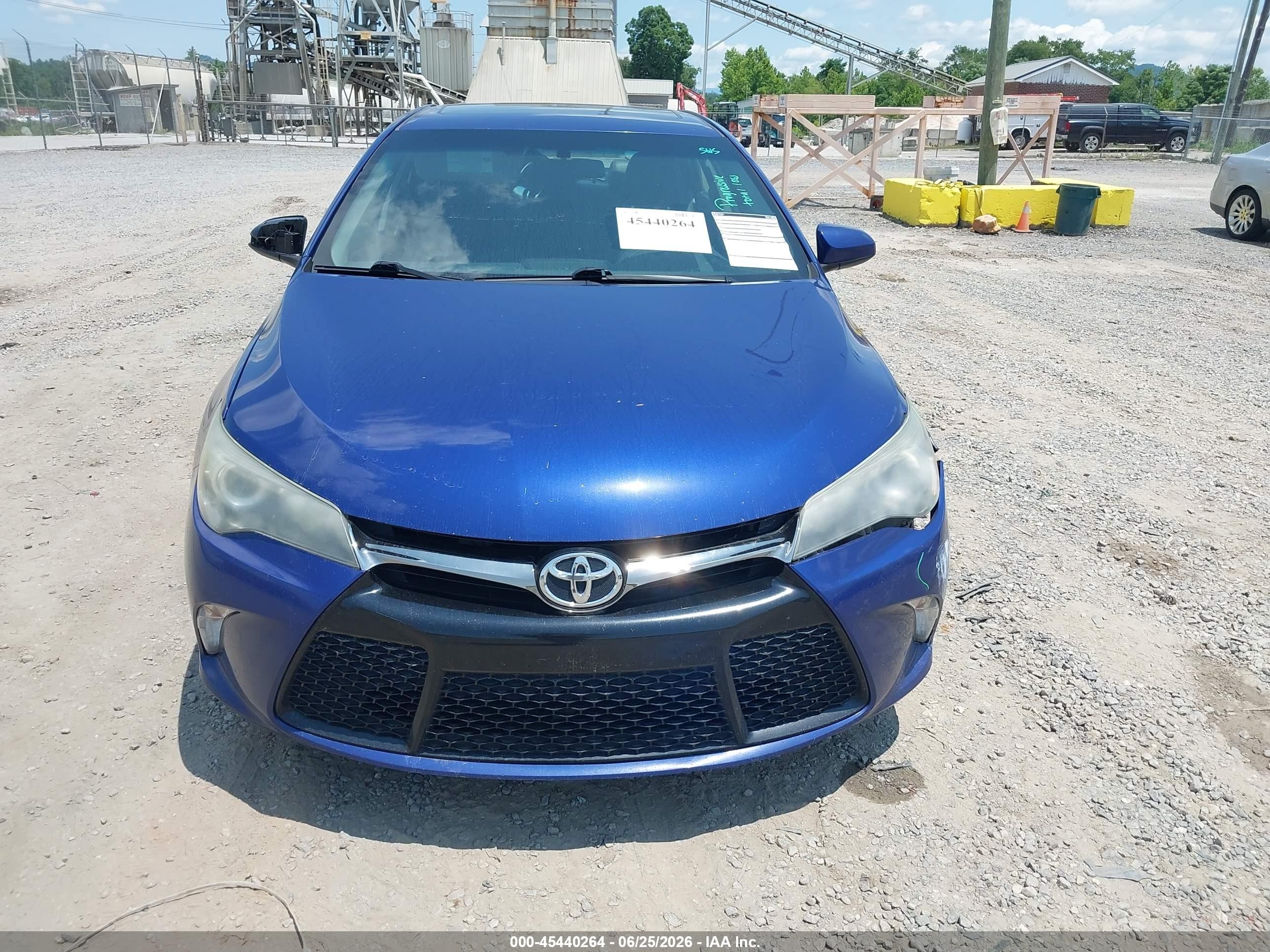 2015 Toyota Camry Se Blue vin: 4T1BF1FK4FU990301