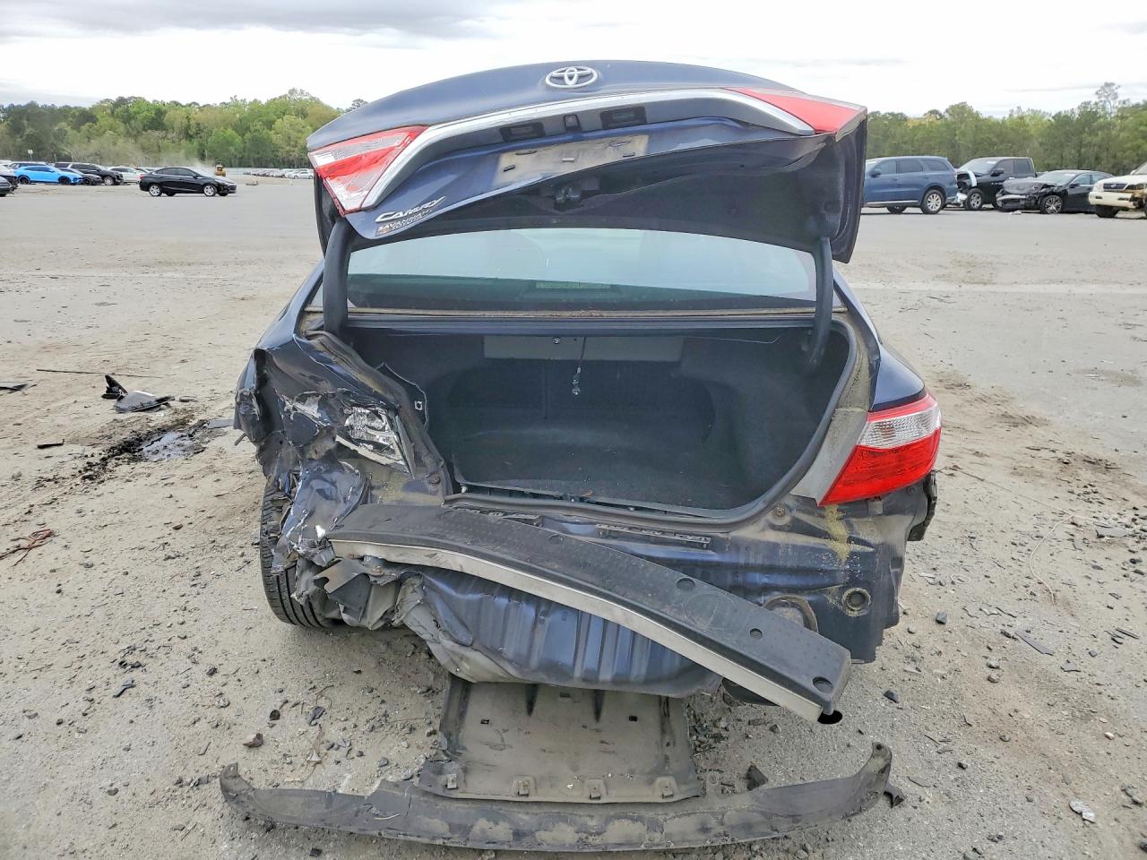 2015 Toyota Camry Le Blue vin: 4T1BF1FK4FU993229