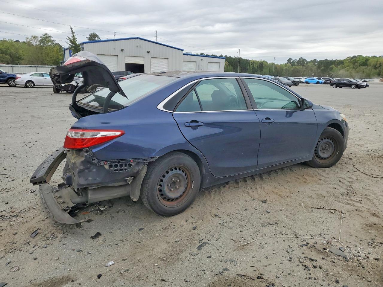 2015 Toyota Camry Le Blue vin: 4T1BF1FK4FU993229