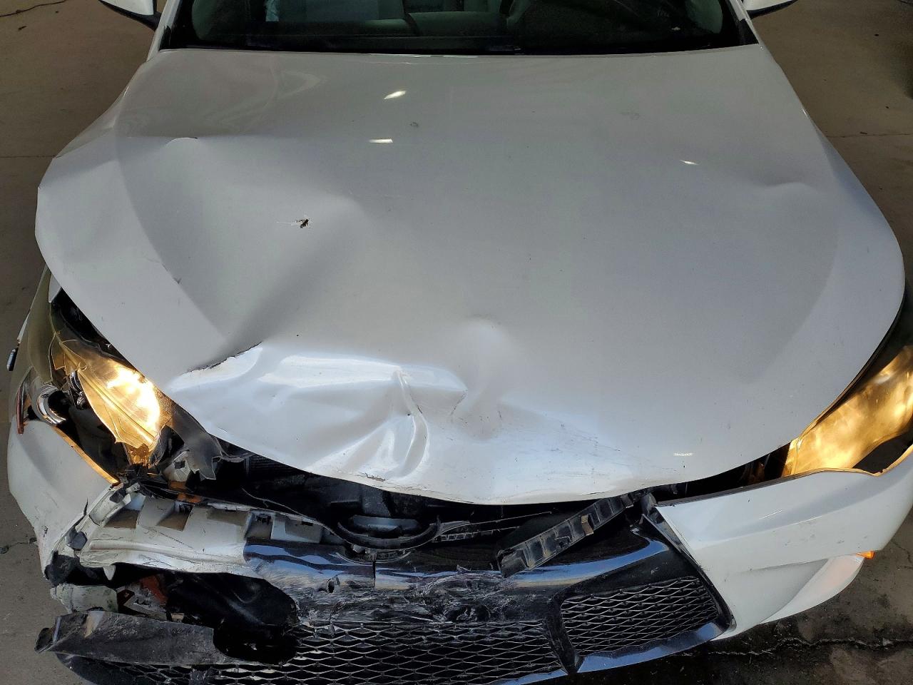 2016 Toyota Camry Se White vin: 4T1BF1FK4GU169085
