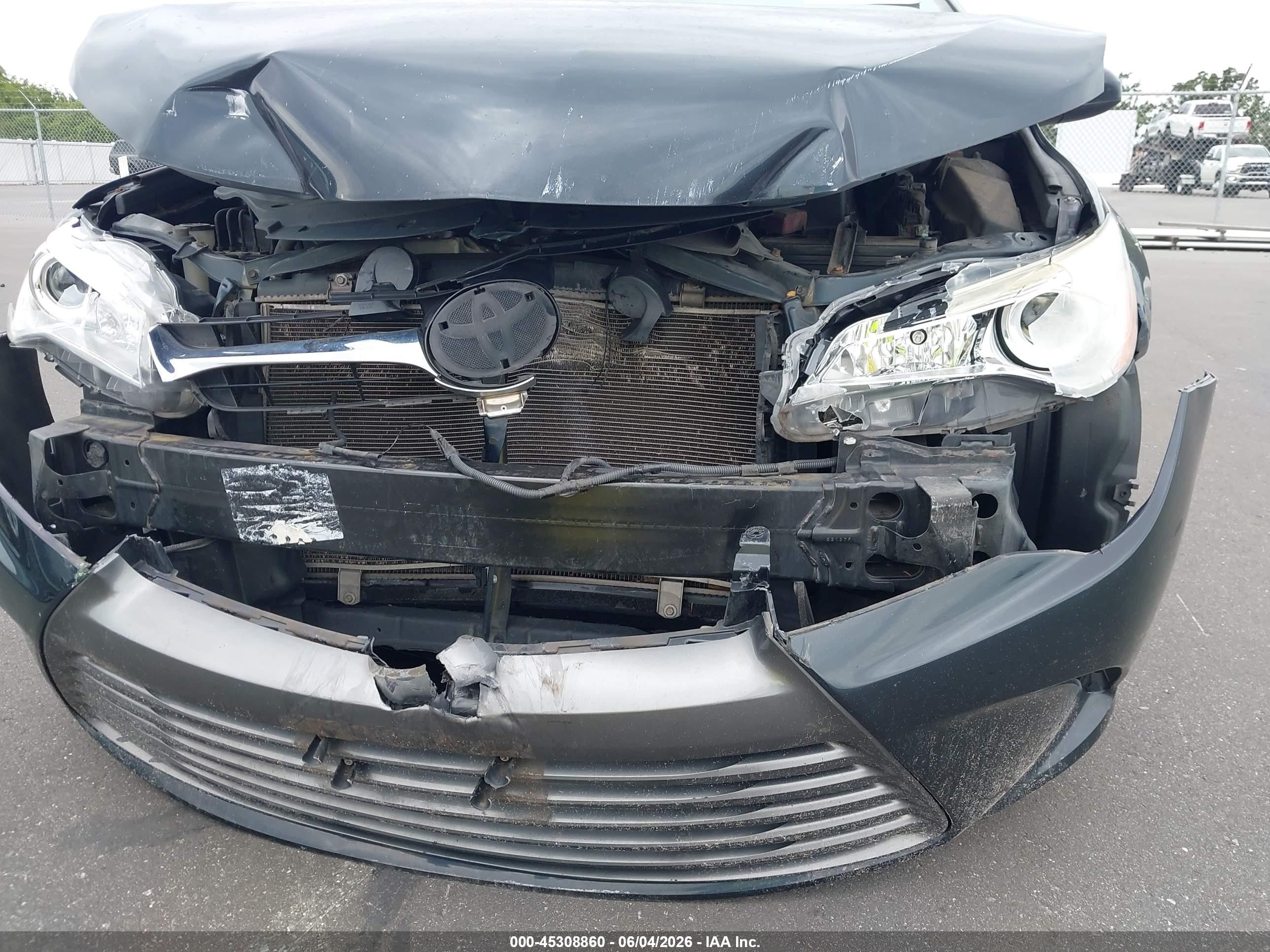 2016 Toyota Camry Le Gray vin: 4T1BF1FK4GU230662
