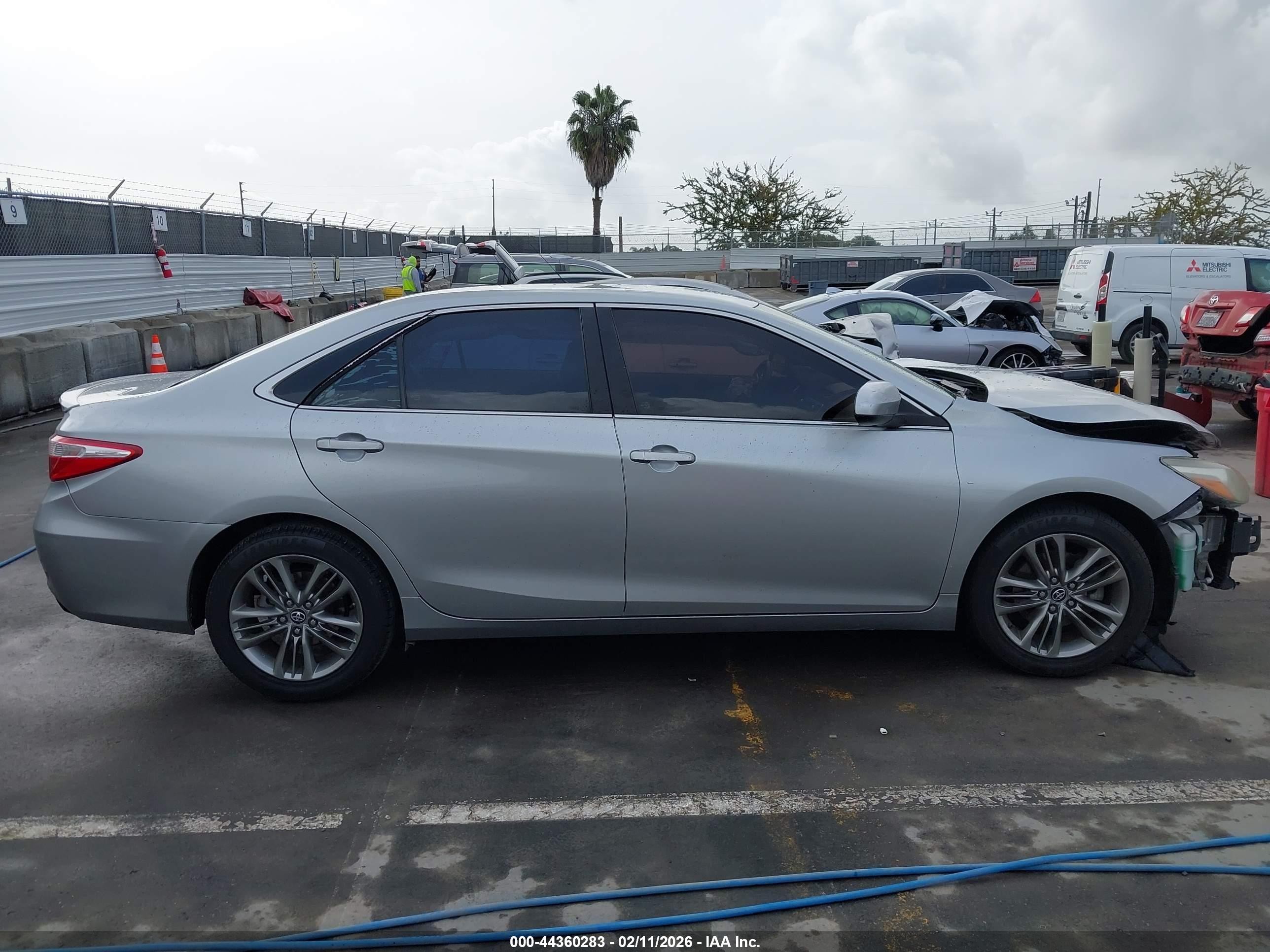 2016 Toyota Camry Se Silver vin: 4T1BF1FK4GU239037