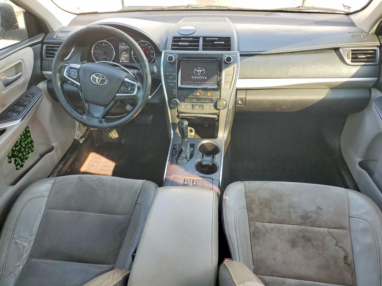 2016 Toyota Camry Le White vin: 4T1BF1FK4GU547891