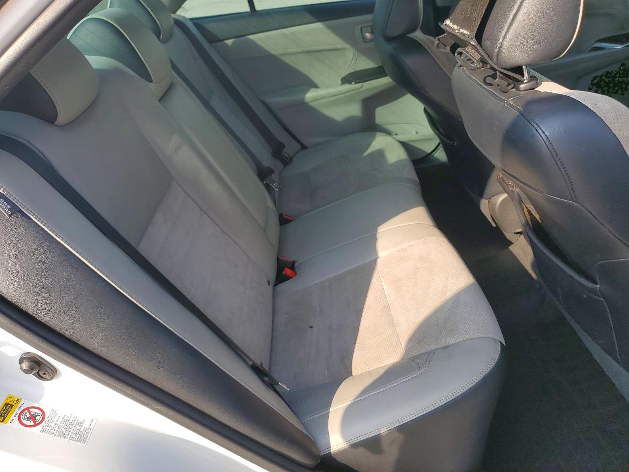 2016 Toyota Camry Le White vin: 4T1BF1FK4GU547891