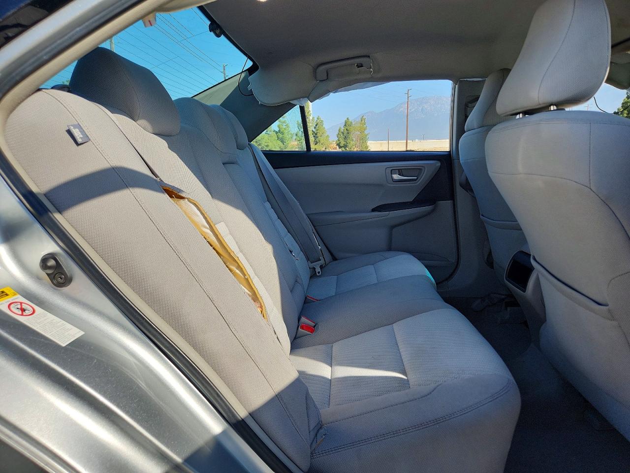 2017 Toyota Camry Le Серебряный vin: 4T1BF1FK4HU290961