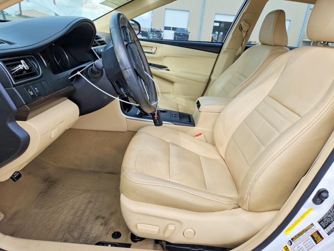 2017 Toyota Camry Xle White vin: 4T1BF1FK4HU652593