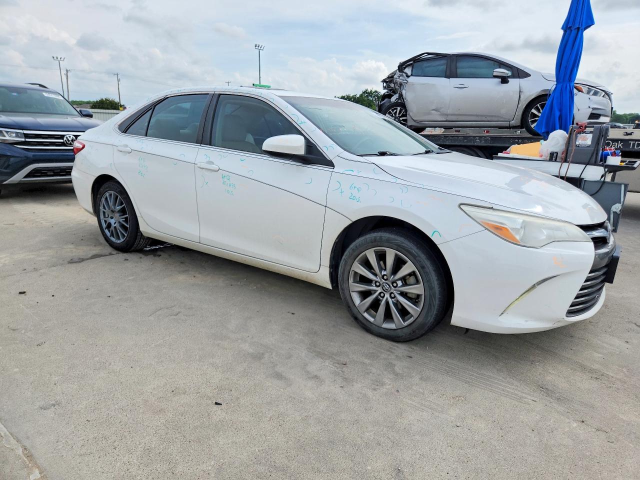 2017 Toyota Camry Xle White vin: 4T1BF1FK4HU652593