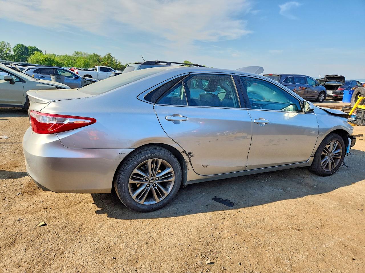 2017 Toyota Camry Se Silver vin: 4T1BF1FK4HU751186