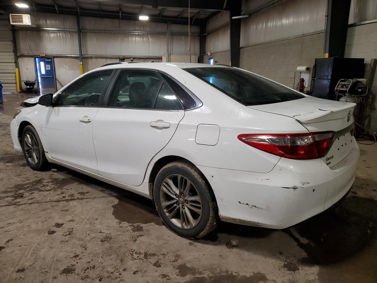 2017 Toyota Camry Se White vin: 4T1BF1FK4HU784558 Damage: Rear Bumper, Multiple Scratches Heavy, 8