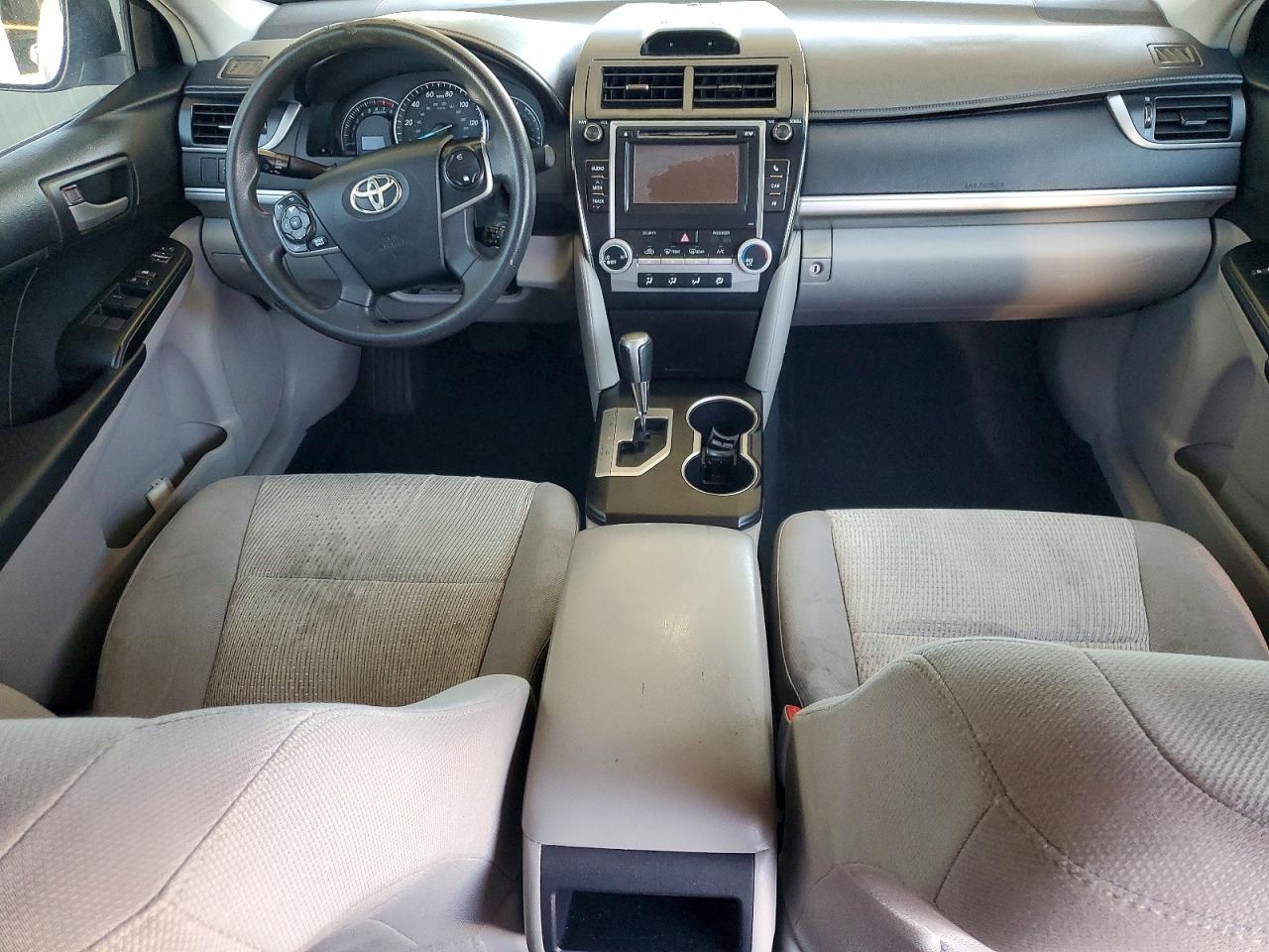 2012 Toyota Camry Le Серебряный vin: 4T1BF1FK5CU088591