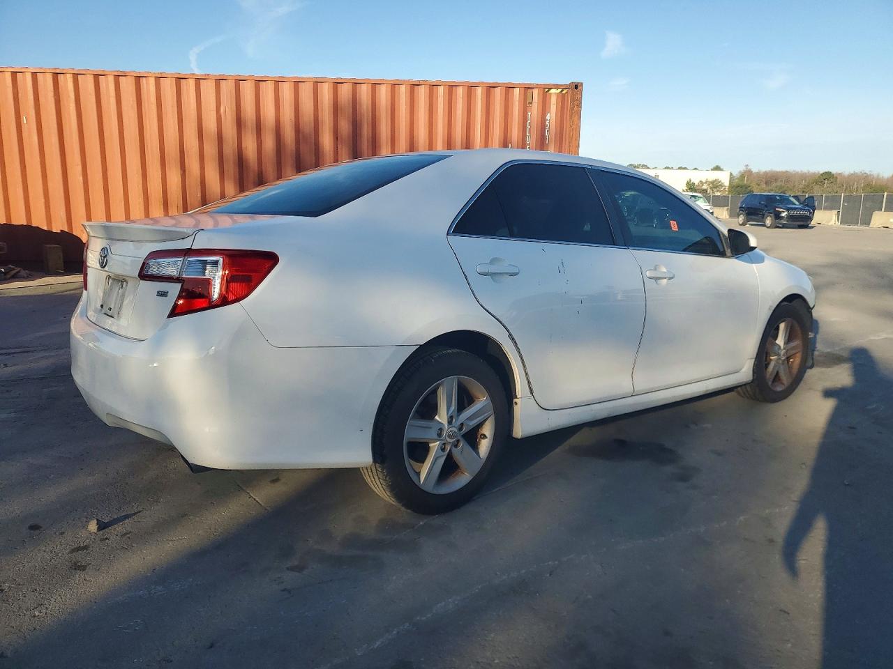 2012 Toyota Camry Base Белый vin: 4T1BF1FK5CU162172