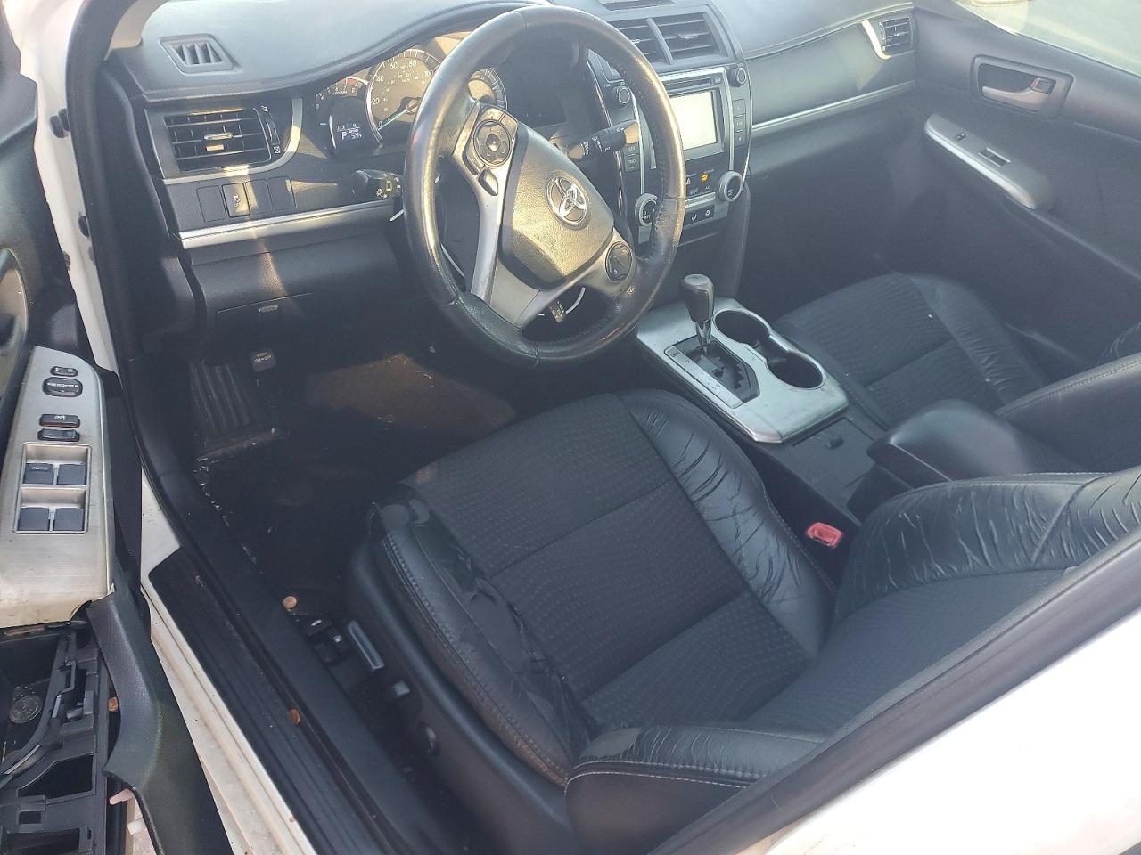 2012 Toyota Camry Base Белый vin: 4T1BF1FK5CU162172