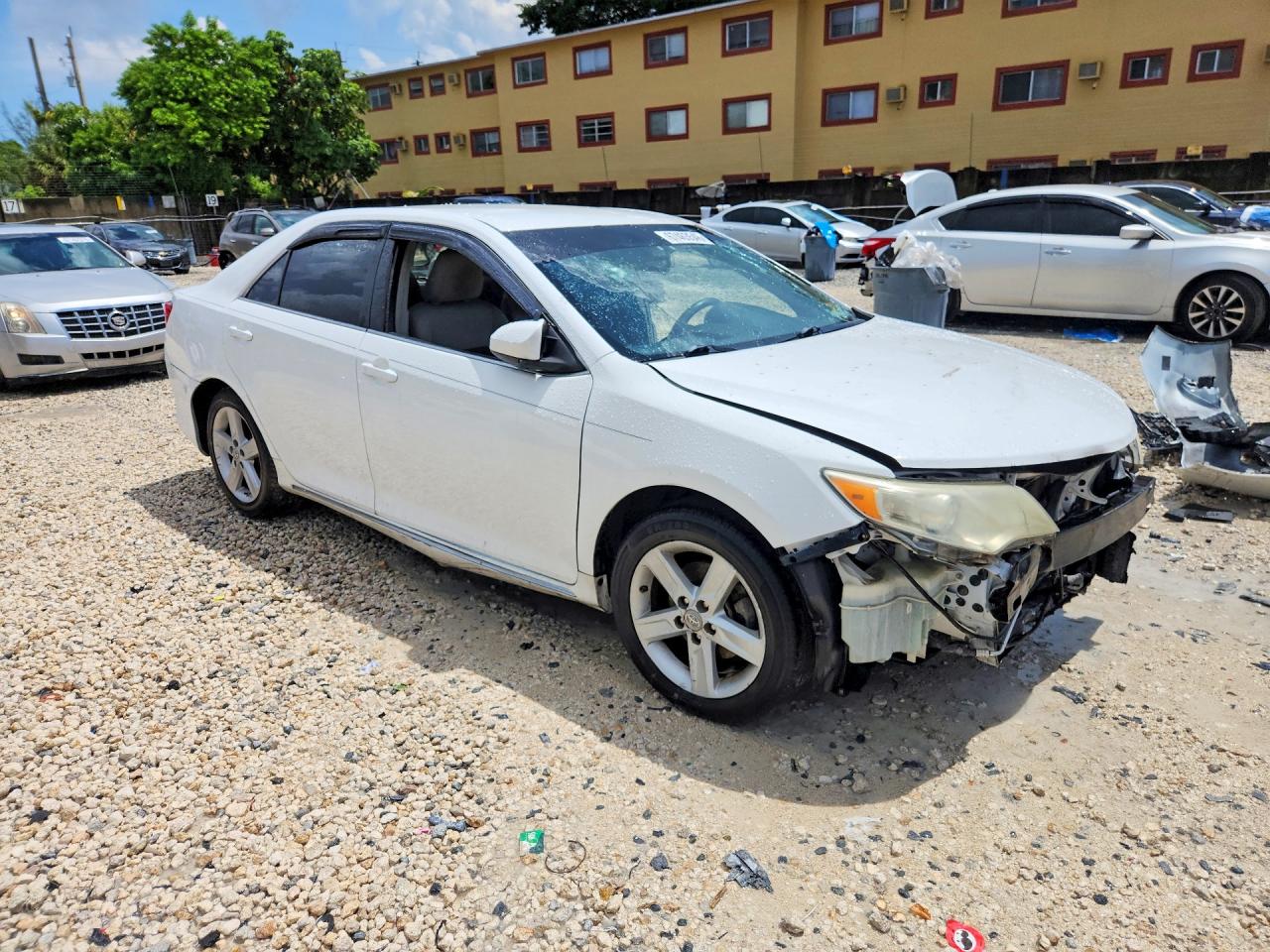 2012 Toyota Camry Le White vin: 4T1BF1FK5CU199836
