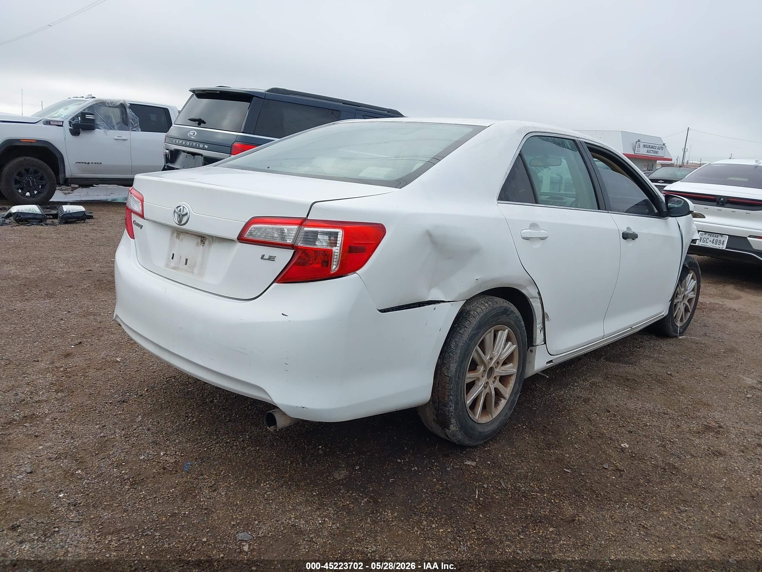 2012 Toyota Camry Le White vin: 4T1BF1FK5CU518720