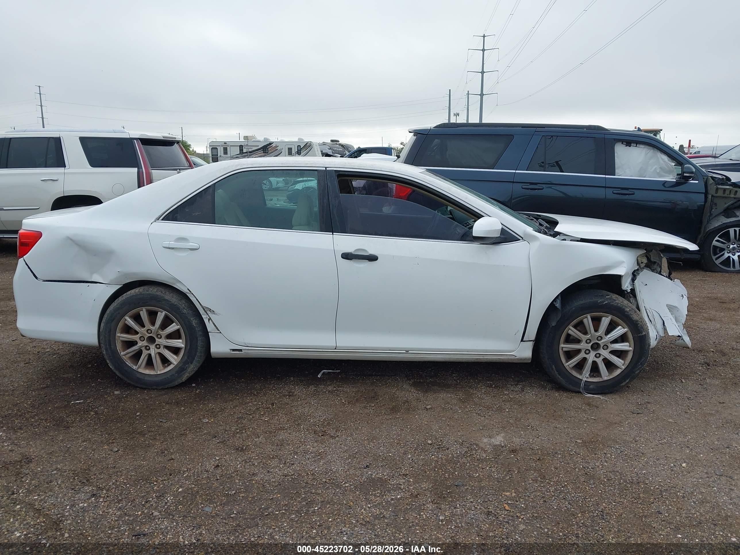 2012 Toyota Camry Le White vin: 4T1BF1FK5CU518720
