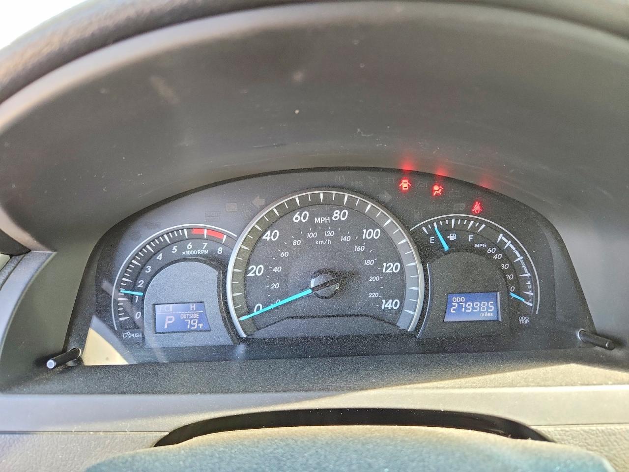 2012 Toyota Camry Le Серебряный vin: 4T1BF1FK5CU519673