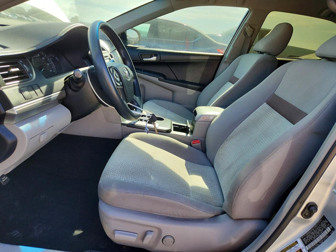 2012 Toyota Camry Le Серебряный vin: 4T1BF1FK5CU519673
