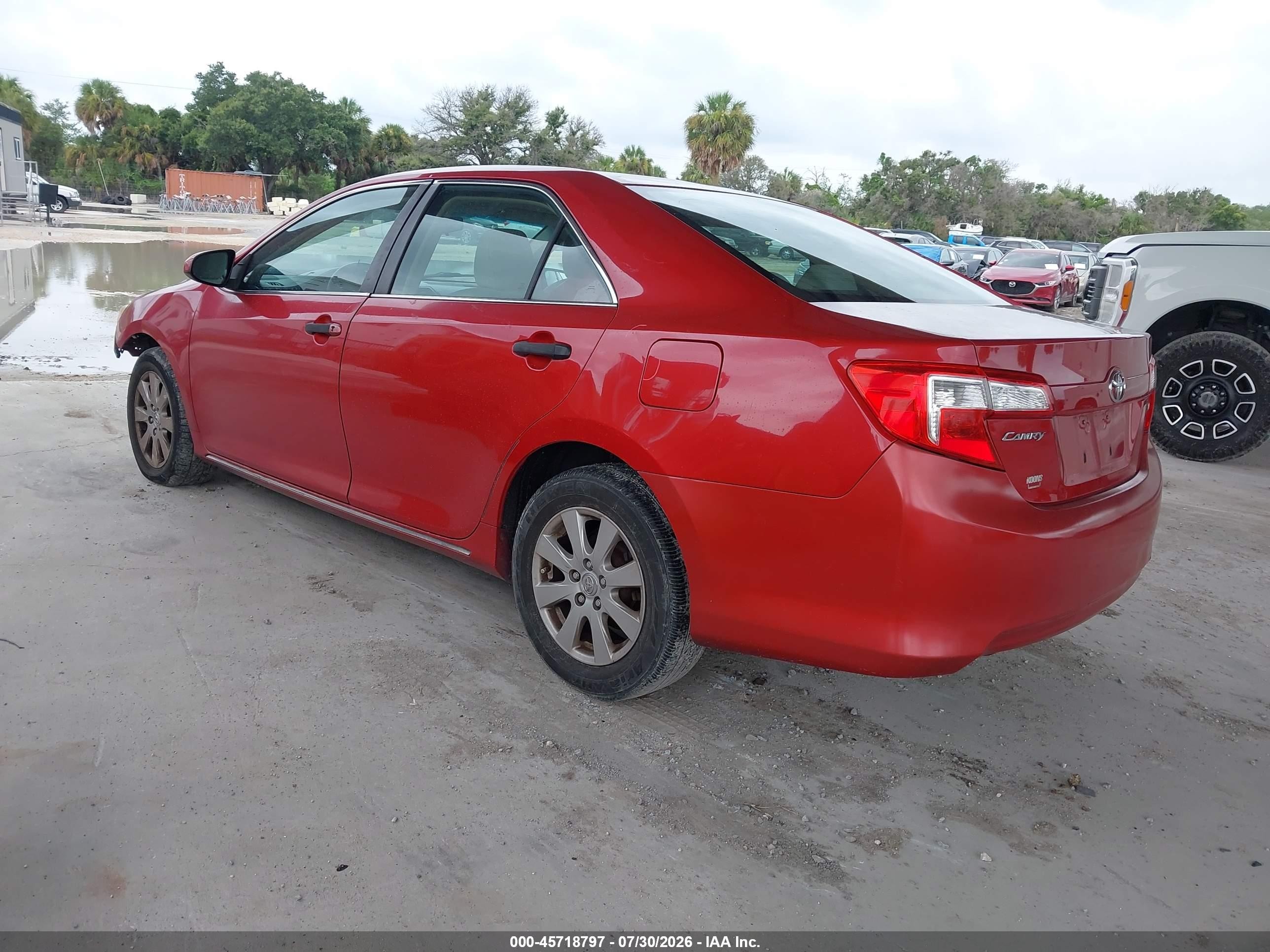 2012 Toyota Camry Le Red vin: 4T1BF1FK5CU520287