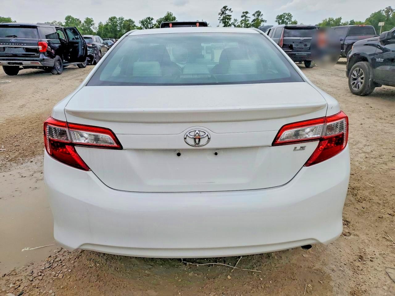 2012 Toyota Camry Le White vin: 4T1BF1FK5CU521990