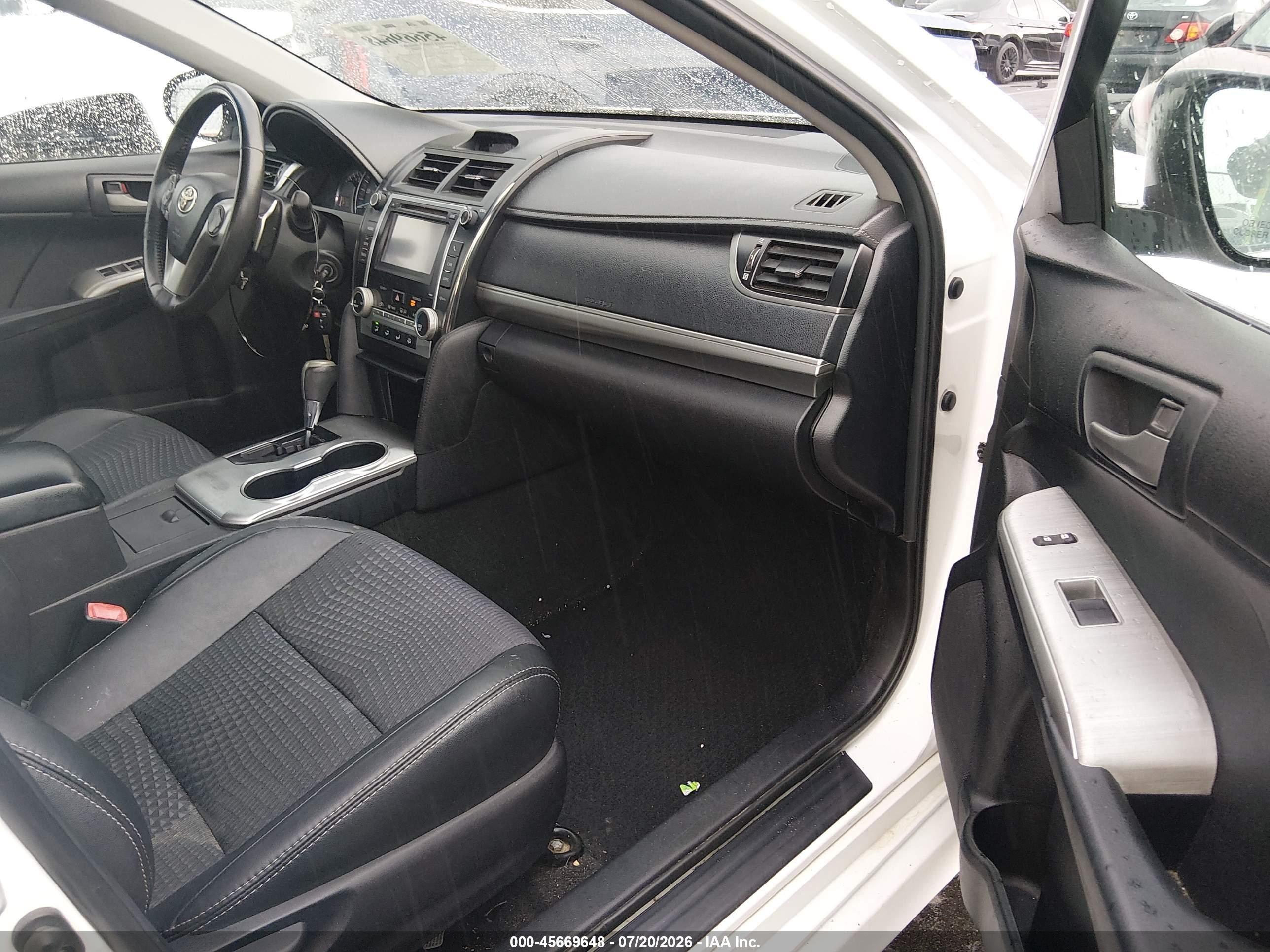 2012 Toyota Camry Se White vin: 4T1BF1FK5CU577315