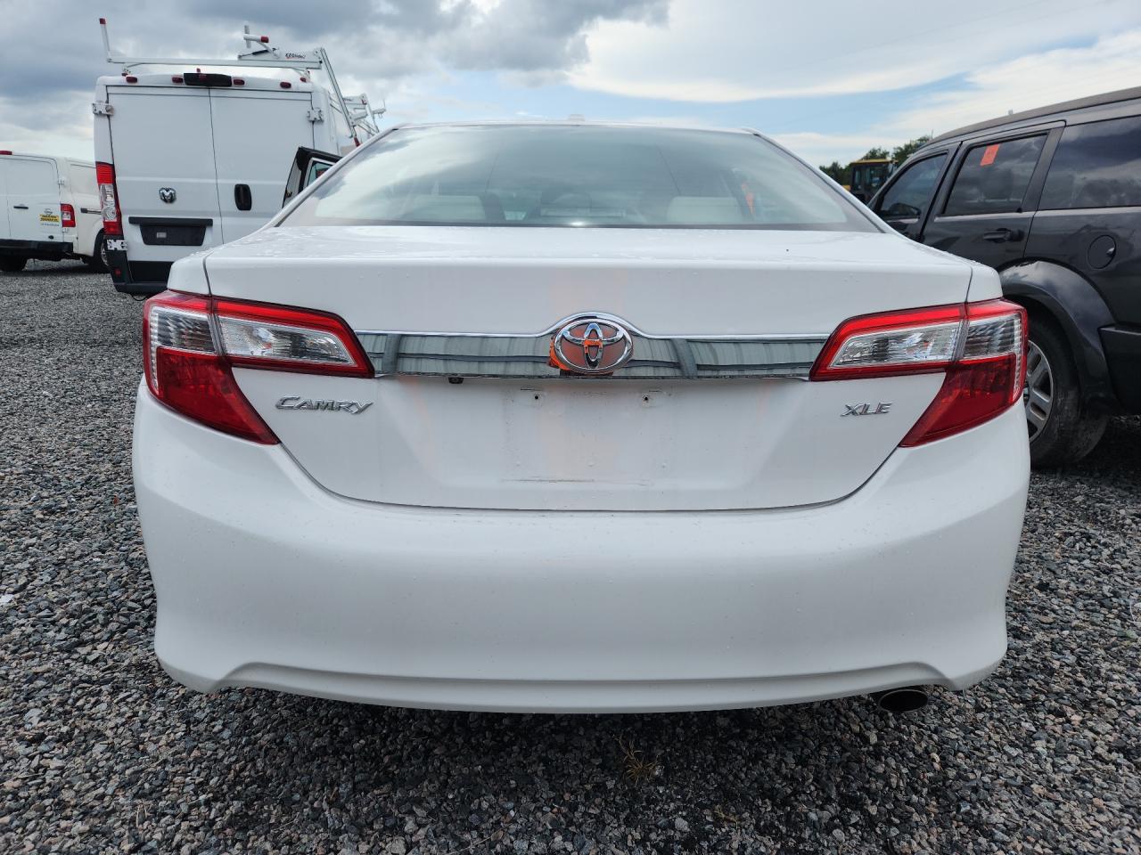 2012 Toyota Camry Xle White vin: 4T1BF1FK5CU607963