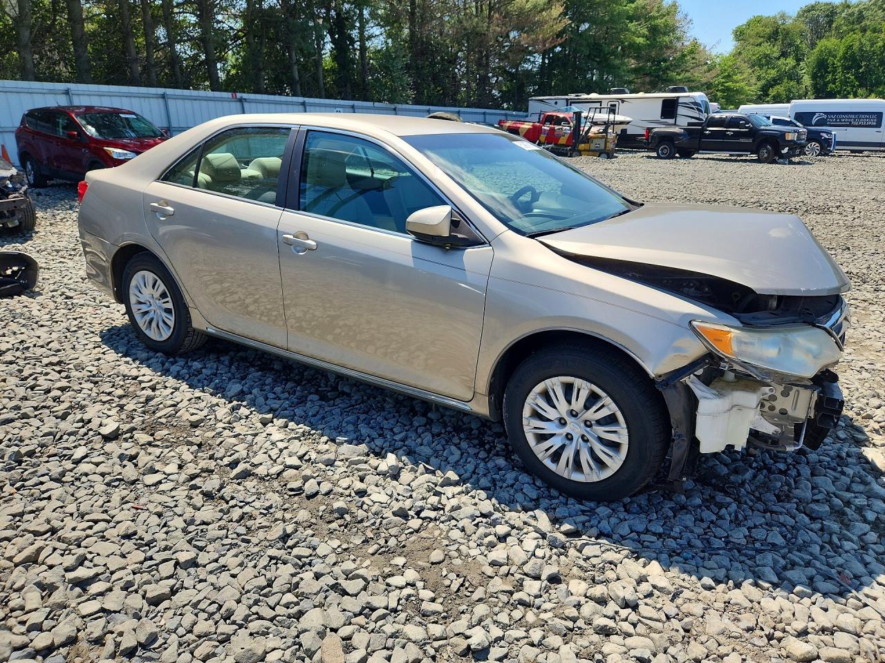 2013 Toyota Camry Le Gold vin: 4T1BF1FK5DU206768