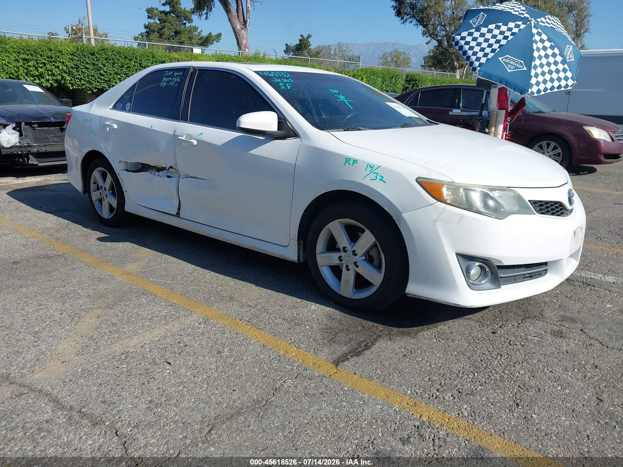 2013 Toyota Camry Se White vin: 4T1BF1FK5DU657229