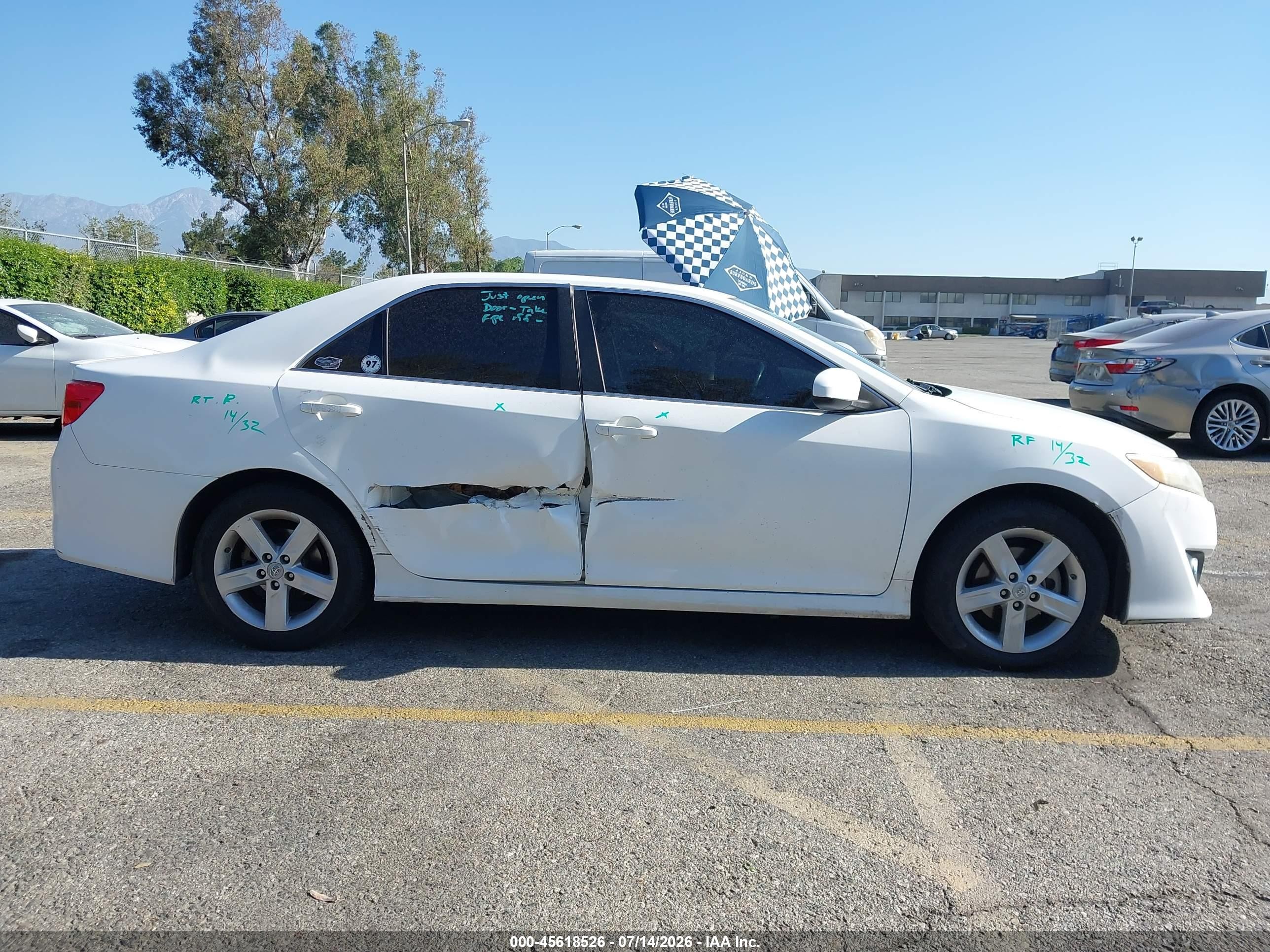 2013 Toyota Camry Se White vin: 4T1BF1FK5DU657229