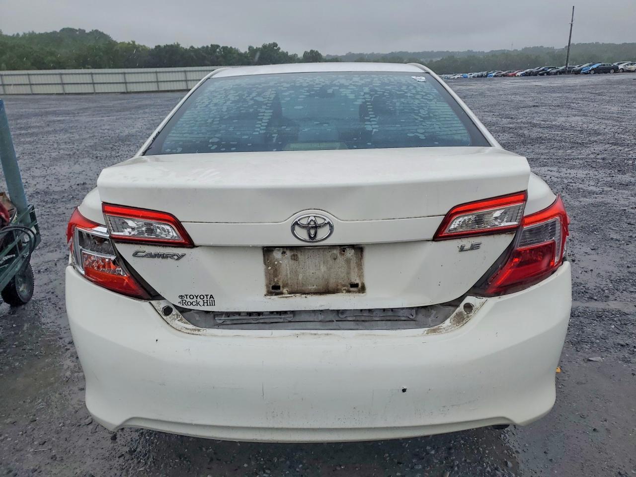 2013 Toyota Camry Le White vin: 4T1BF1FK5DU698606