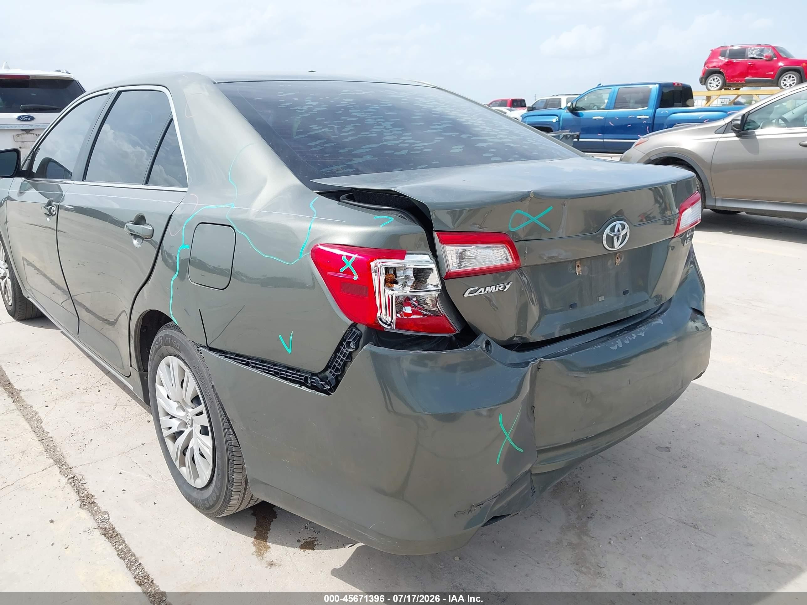 2013 Toyota Camry Le Green vin: 4T1BF1FK5DU704677