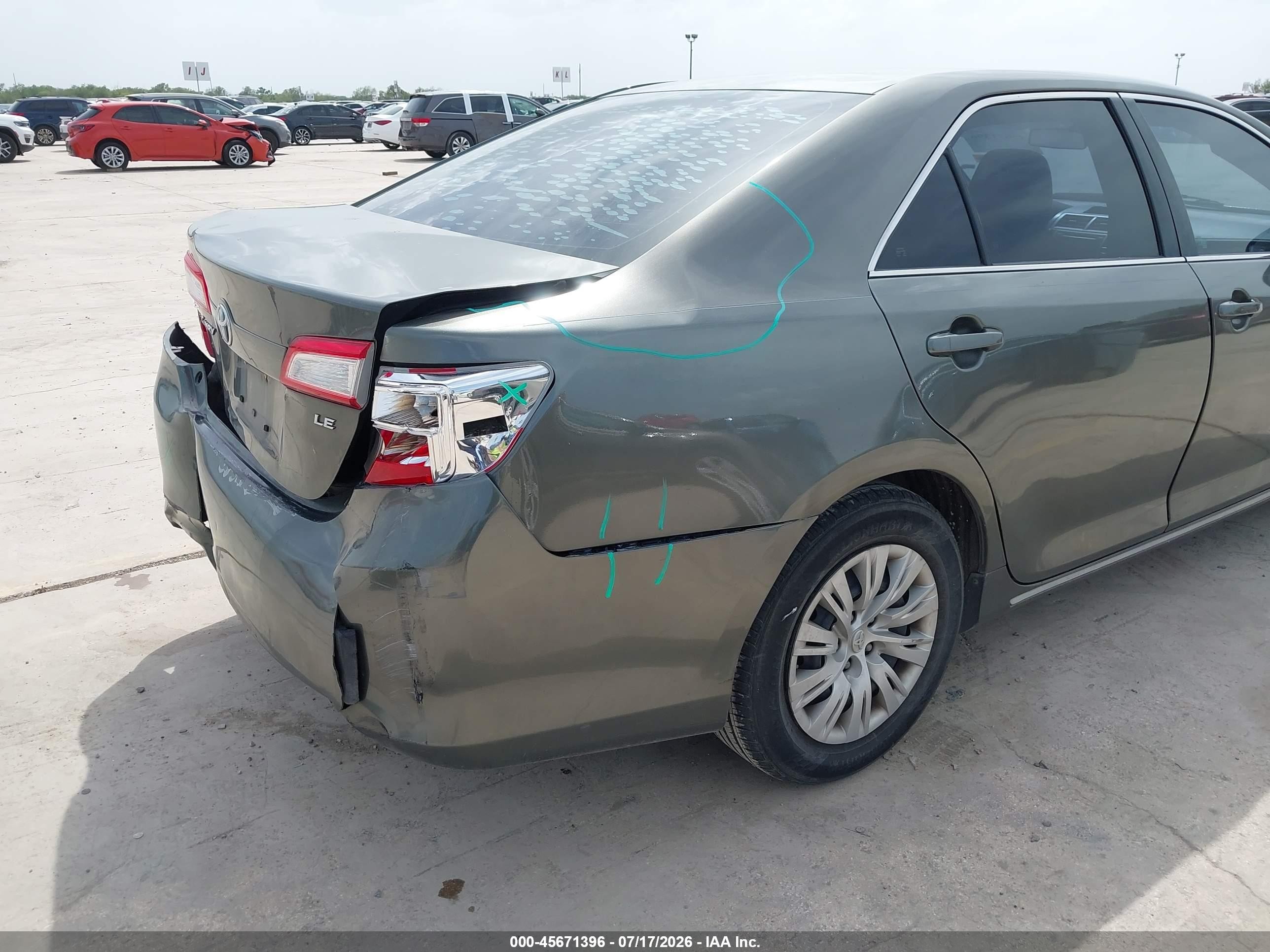 2013 Toyota Camry Le Green vin: 4T1BF1FK5DU704677