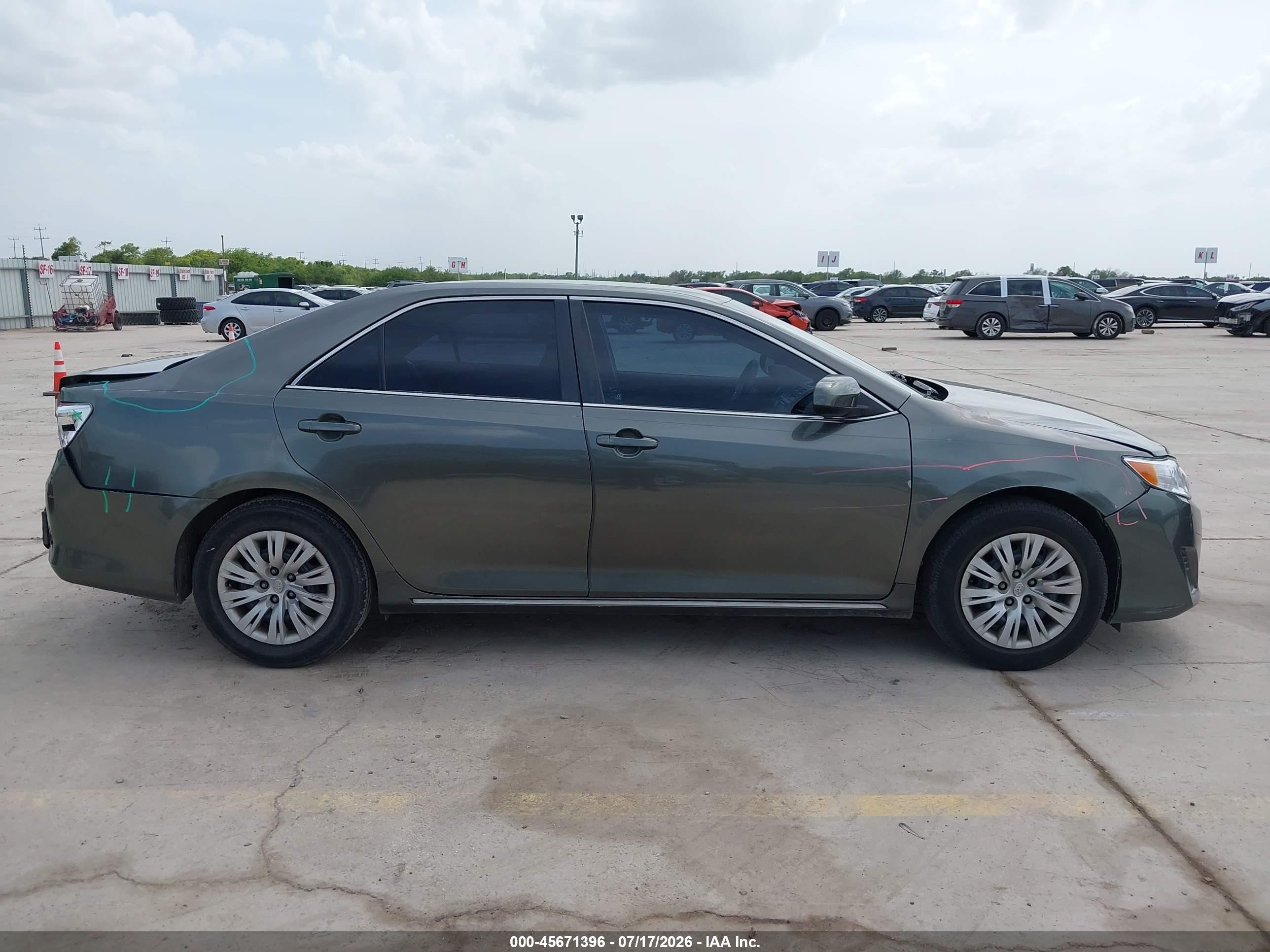 2013 Toyota Camry Le Green vin: 4T1BF1FK5DU704677