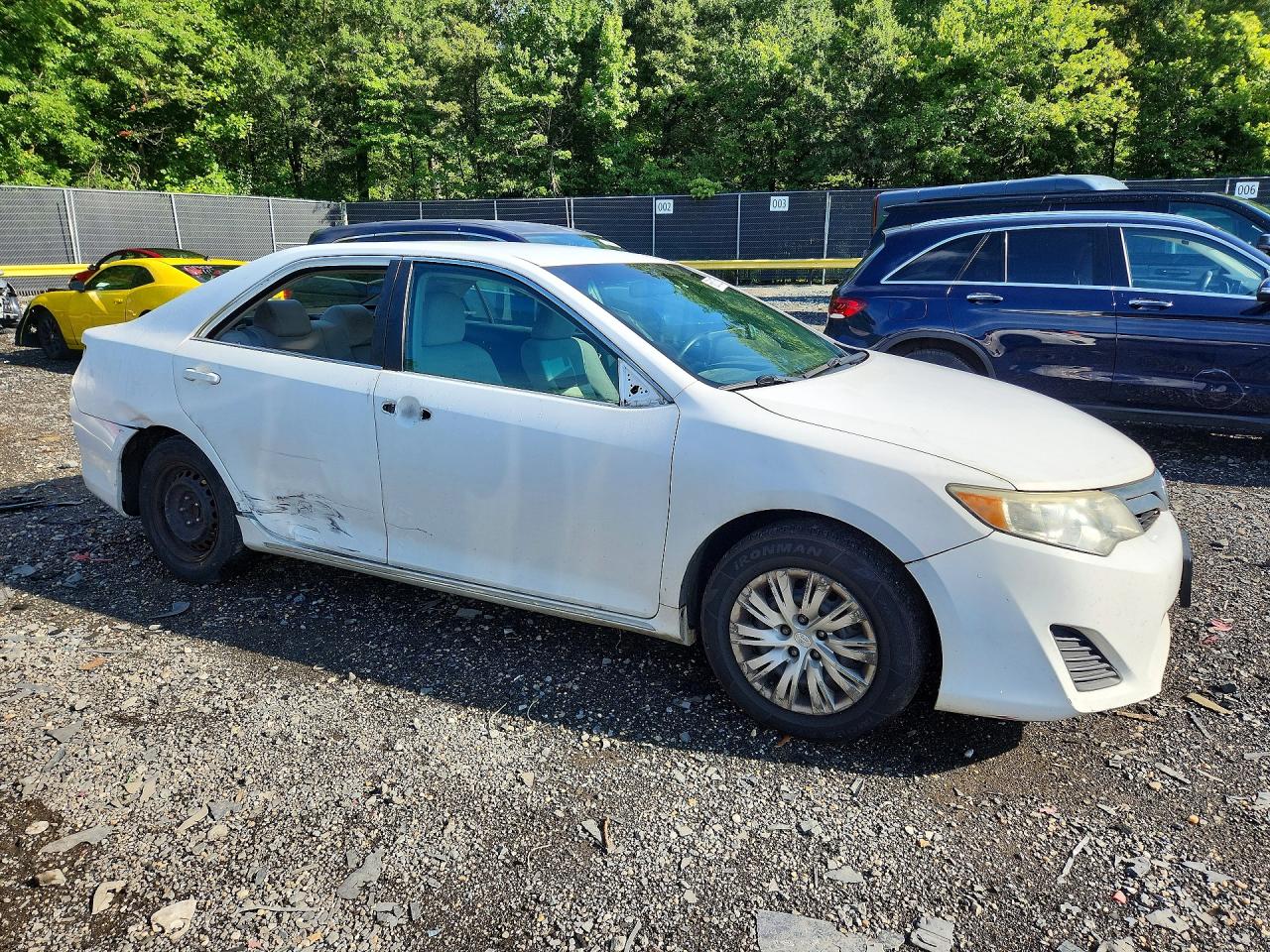 2013 Toyota Camry Le White vin: 4T1BF1FK5DU718871