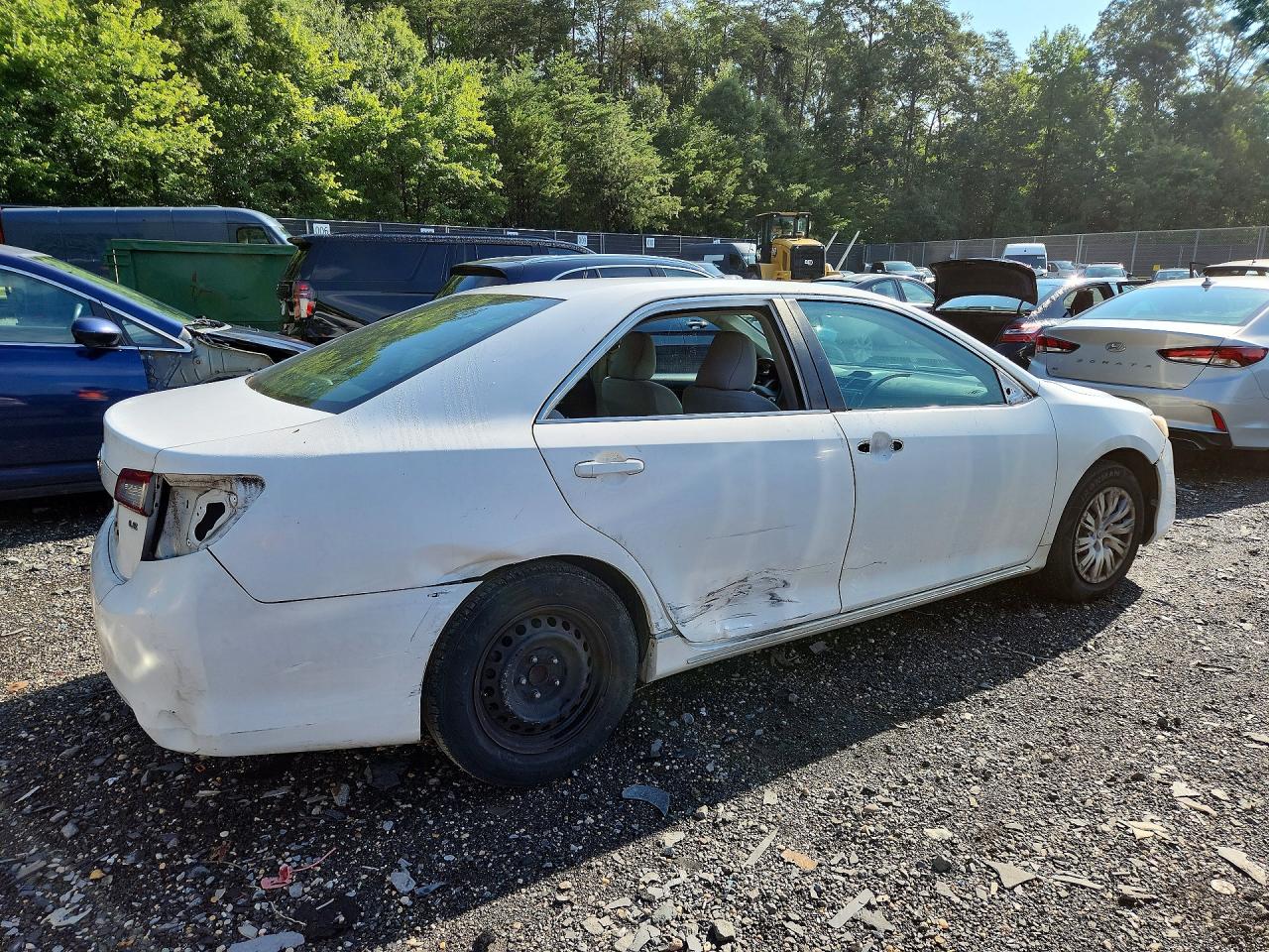 2013 Toyota Camry Le White vin: 4T1BF1FK5DU718871