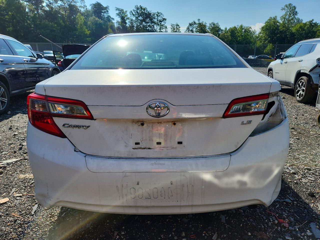 2013 Toyota Camry Le White vin: 4T1BF1FK5DU718871