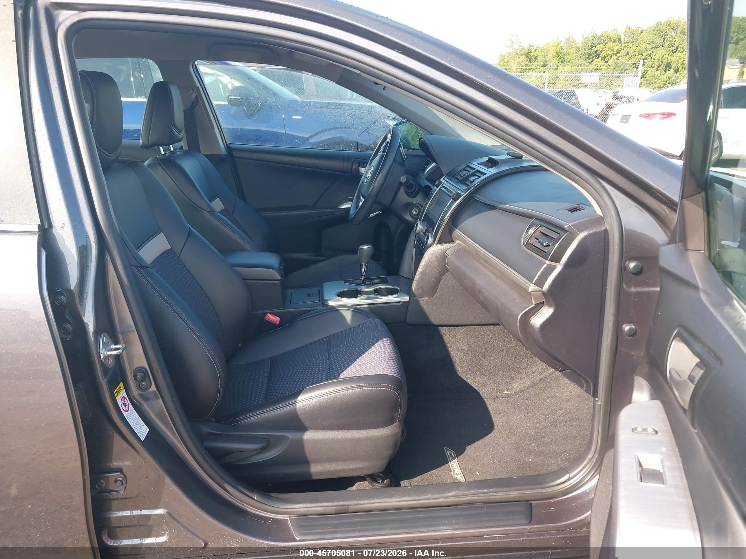 2014 Toyota Camry Se Серый vin: 4T1BF1FK5EU321100