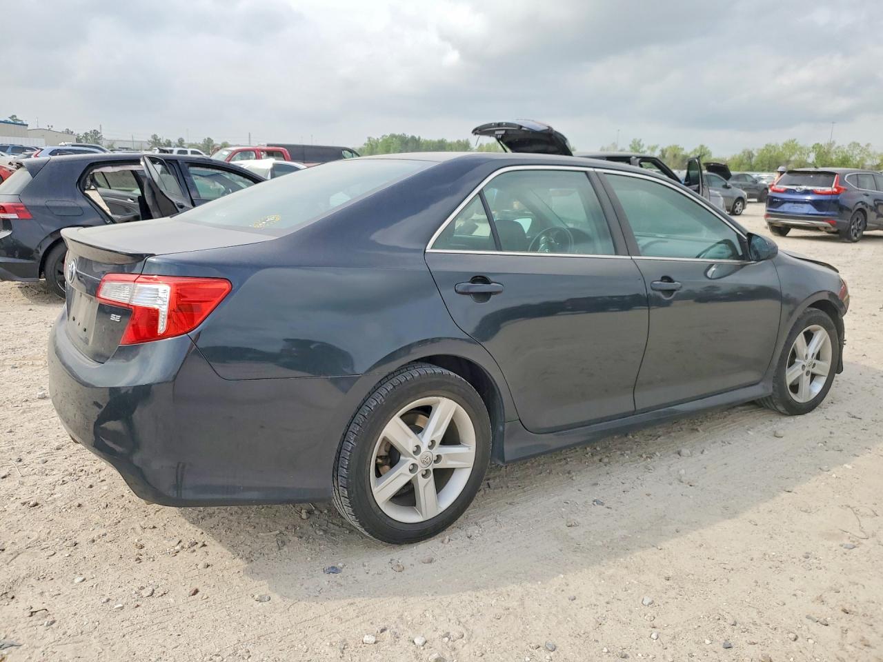 2014 Toyota Camry Se Черный vin: 4T1BF1FK5EU321131