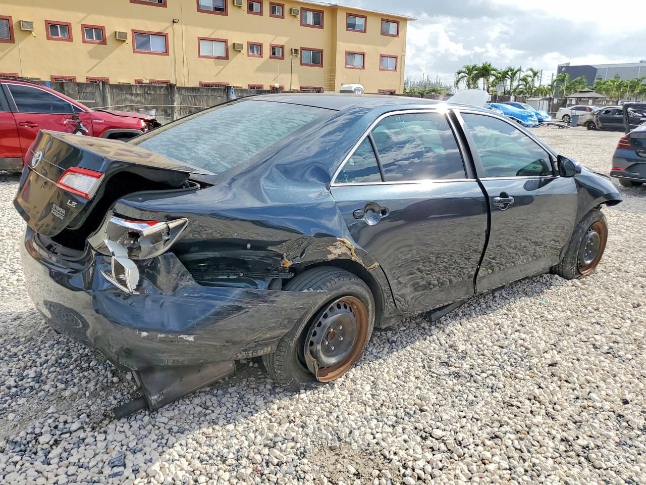 2014 Toyota Camry Le Black vin: 4T1BF1FK5EU323154