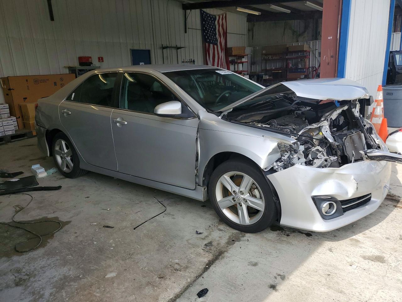 2014 Toyota Camry Se Silver vin: 4T1BF1FK5EU324644