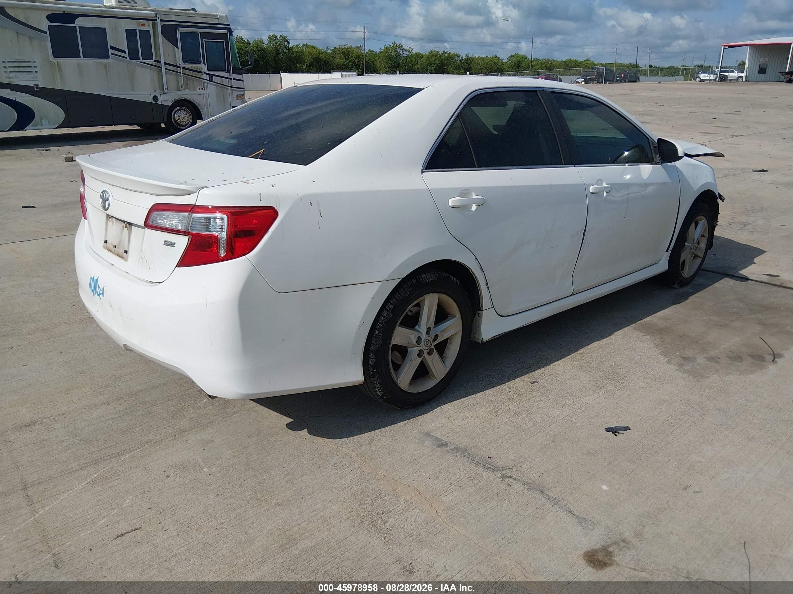 2014 Toyota Camry Se White vin: 4T1BF1FK5EU324675
