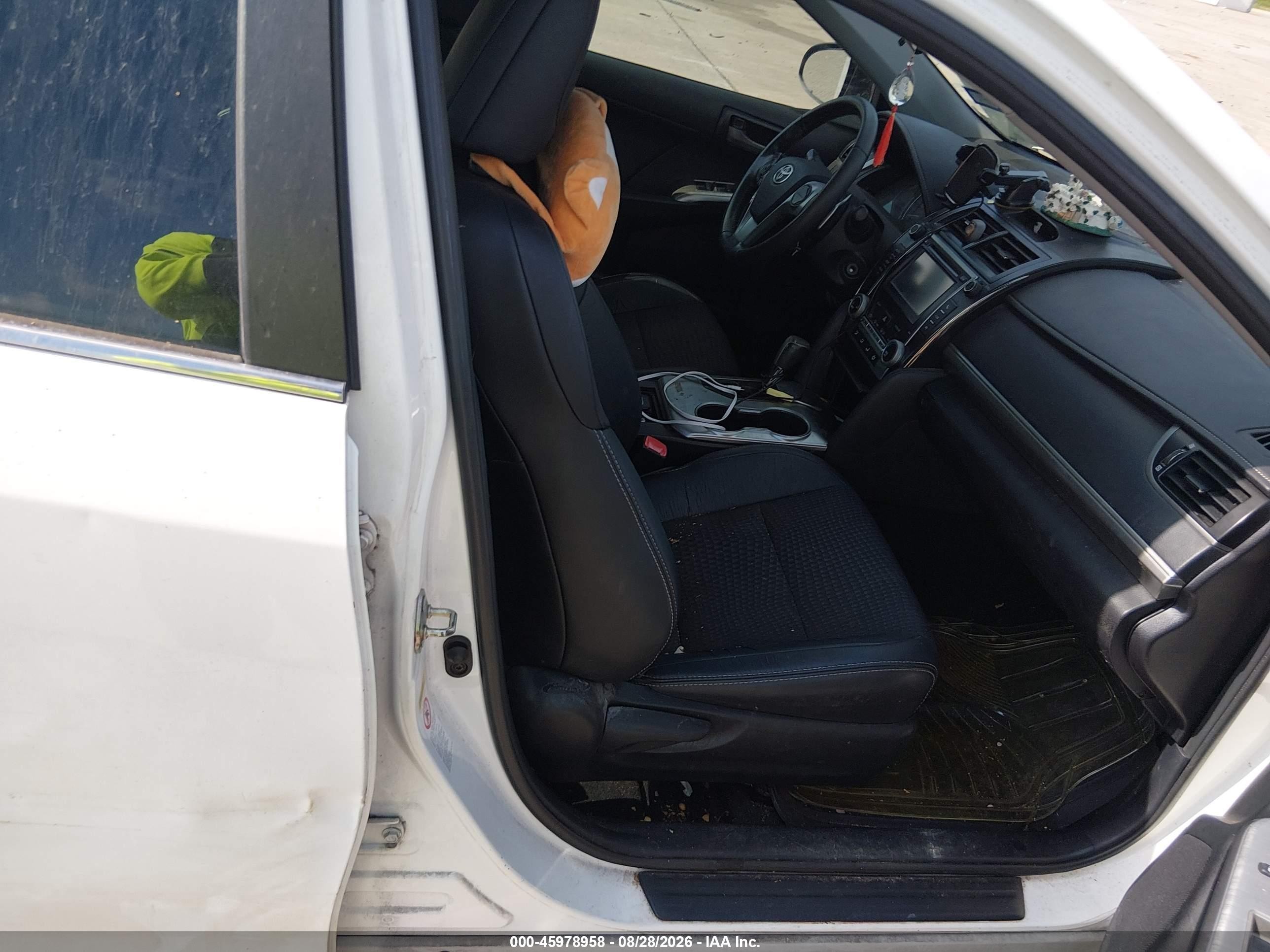 2014 Toyota Camry Se White vin: 4T1BF1FK5EU324675