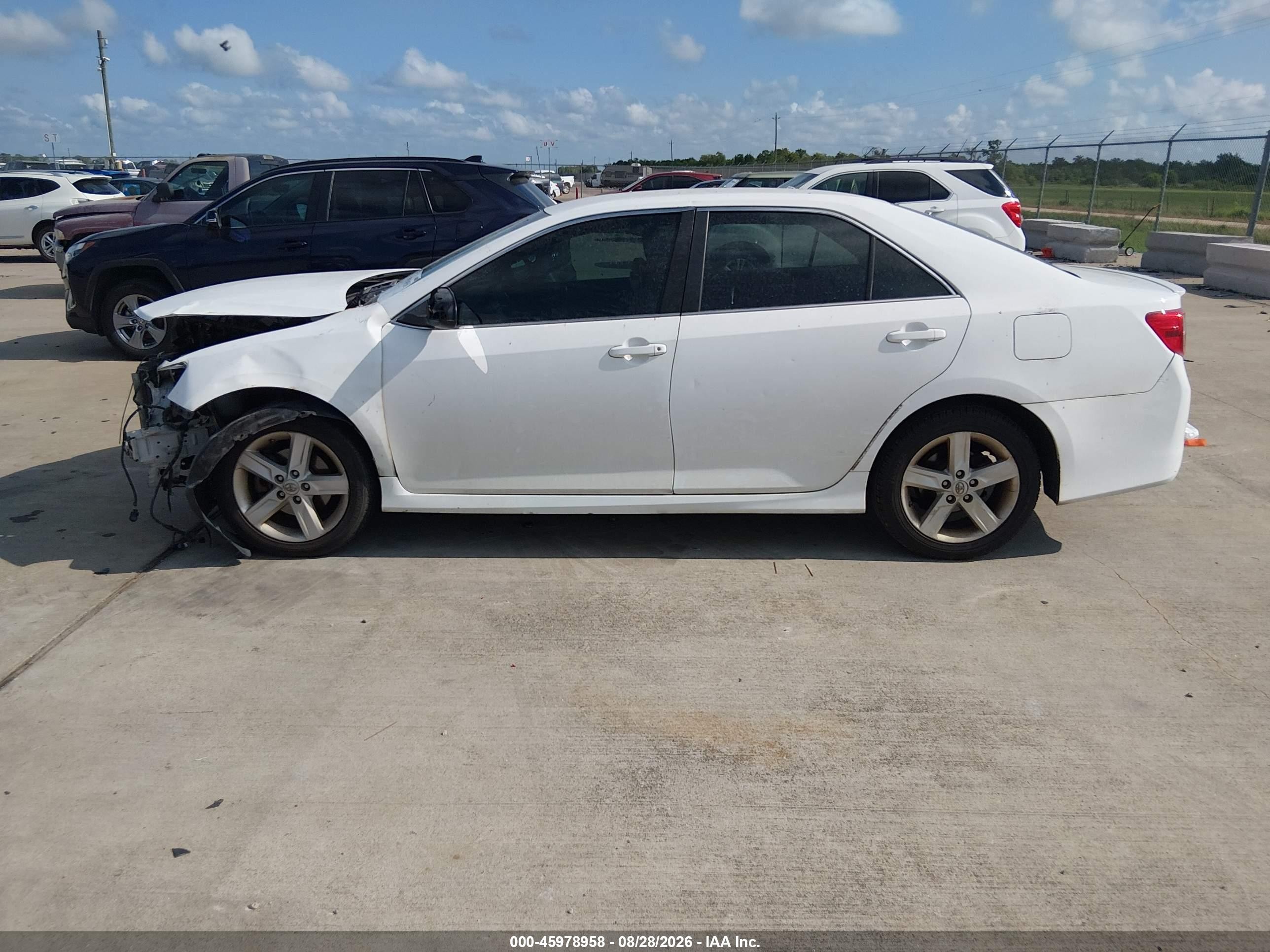 2014 Toyota Camry Se White vin: 4T1BF1FK5EU324675